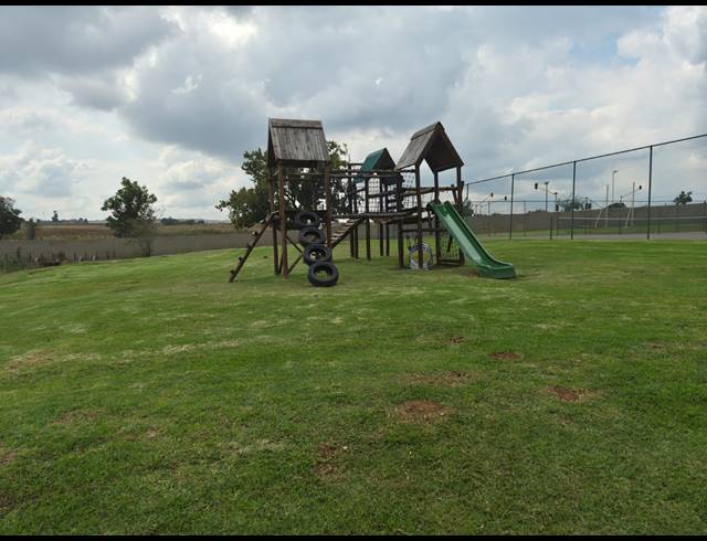 2 BEDROOM APARTMENT FOR SALE IN PARKRAND